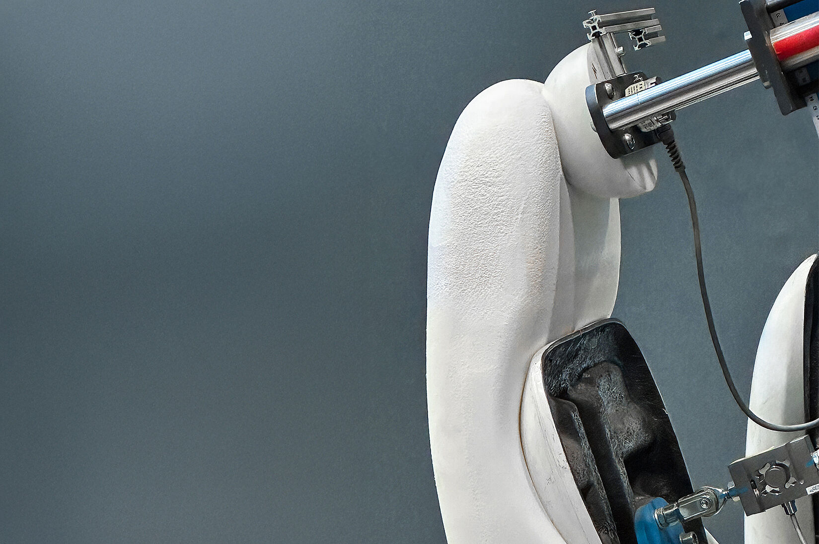 Aguti headrest safety test Aguti headrest safety test